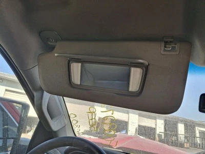 GMC Sierra 250 2021 conductor parasol izquierdo gris OEM usado 268-12585L Foto 1 de 4