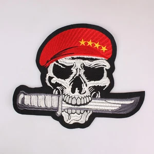Parche bordado calavera pirata de las fuerzas especiales hierro en 6,3" x 5,1", 16 cm x 13 cm - Imagen 1 de 3
