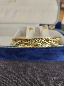 Vintage Napier Brushed Etched Hinged Gold Tone Bangle Bracelet Triangle *read - Picture 1 of 5
