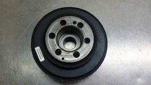 AG9E6B319AA CRANKSHAFT PULLEY / AG9E6B319AA / 2713991 FOR FORD S-MAX CA1 2.0 T - Picture 1 of 5