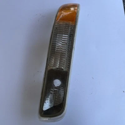 Luz antiniebla señal de giro derecha para pasajero Chevrolet Suburban 1500 99-02 GM16525192 Foto 1 de 4