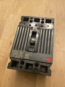 GE General Electric TED134030 Circuit Breaker 3 Pole 30 Amp 240-480 VAC - Picture 1 of 4