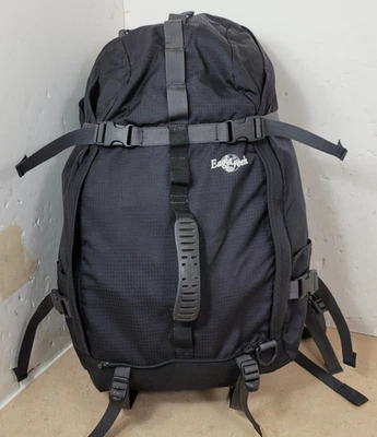 Mochila preta Eagle Creek Ultimate Explorer para caminhadas, acampamento pacote para um dia - Imagem 1 de 4