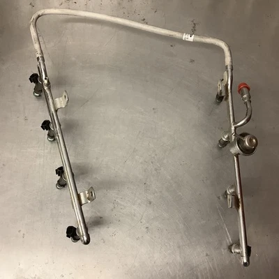 2003-2004 Ford Expedition Fuel Injector Rail Assembly 5.4L - Image 1 of 4