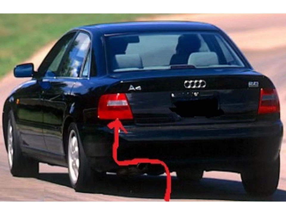 Luz trasera izquierda roja audi a4 berlina quattro 8d0945111d 1995-1999 Foto 1 de 3