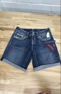 Vigoss Blue The Chelsea Shorts in a Medium Blue Denim Wash. - Size 5/6 - Picture 1 of 6