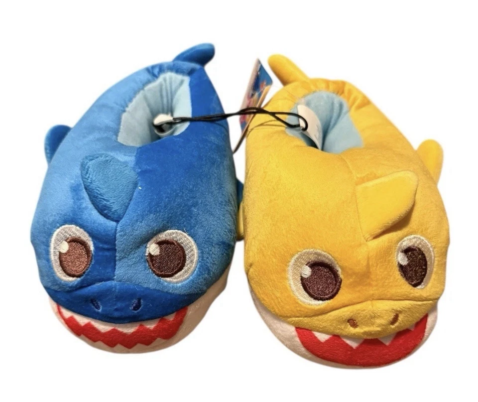 Zapatillas de felpa Nickelodeon Baby Shark azul y amarillo tiburón talla 7/8 nuevas con etiquetas Foto 1 de 3