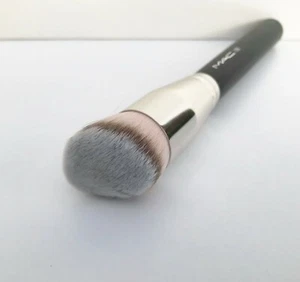 1x MAC 170 Synthetic Rounded Slant Brush, Full Size, Brand New!  - Bild 1 von 6