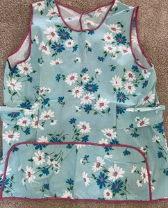 Vintage Handmade Cooking Apron Smock Sleeveless Pockets Floral Size Medium /Lg - Picture 1 of 3