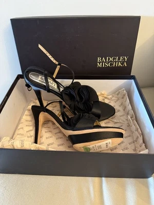 Sandalias de noche Badgley Mischka Adele plataforma tacón flor negro satinado talla 9 Foto 1 de 4