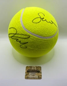 Serena & Venus Williams signierter übergroßer Tennisball mit Echtheitszertifikat (16561) - Bild 1 von 4