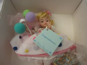 Bambola Congratulazioni Madame Alexander 21180 nuova con scatola con CONFETII e documenti - Foto 1 di 6