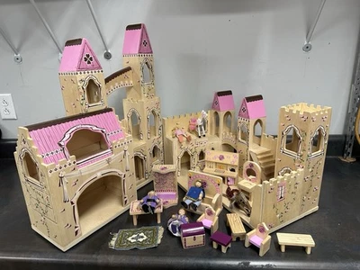 Castillo Princesa Plegable de Madera Melissa and Doug con Puente Levadizo y Juego de Muebles Foto 1 de 4