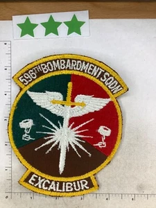 TOPPA VINTAGE USAF 596° SQUADRONE BOMBARDAMENTO - Foto 1 di 2