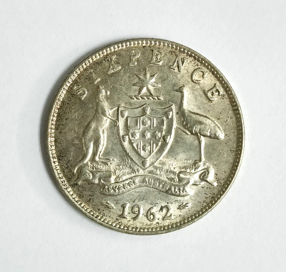 Mazuma*FC630 Great Britain Queen Elizabeth II 1962 Six Pence Silver Coin AVF - Image 1 of 2