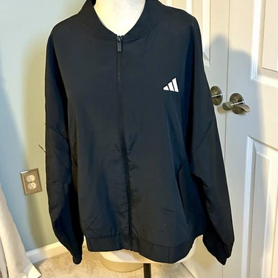 阿迪达斯女式 Multi Sport 3 条纹轻便黑色轰炸机夹克尺寸 2X 全新带标签 — 第 1/4 张图片