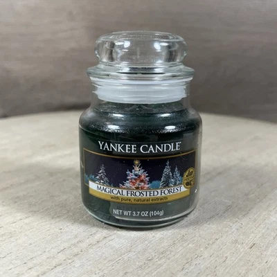 洋基蜡烛魔法FROSTED森林小罐3.7盎司绿色全新未使用 — 第 1/4 张图片