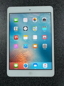 Apple iPad Mini 16GB A1432 White - Picture 1 of 3