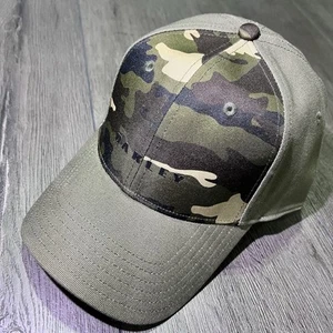 Oakley Custom Fit Golf Hat M / L 7 1/2 Olive Green Camo Stretch Cap Performance - Picture 1 of 6