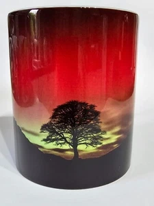 Taza de cerámica icónica Sycamore Gap Tree ENVÍO GRATUITO - Imagen 1 de 3
