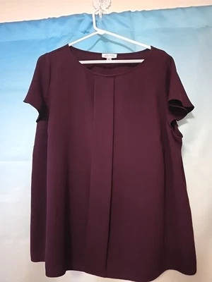 Blusa para mujer talla grande 2X TAHARI borgoña Foto 1 de 3