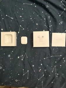 AirPods - Zdjęcie 1 z 3