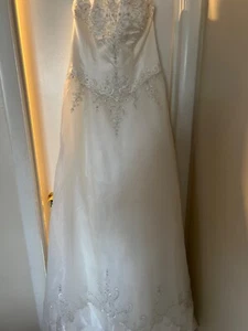 Brand new wedding dress size 14 - Picture 1 of 7