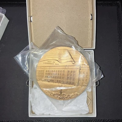 US MINT FALLEN HEROES SEPT 11th SOLID BRONZE PENTAGON 911 MEDAL Flight 77 3 Inch - Image 1 of 3