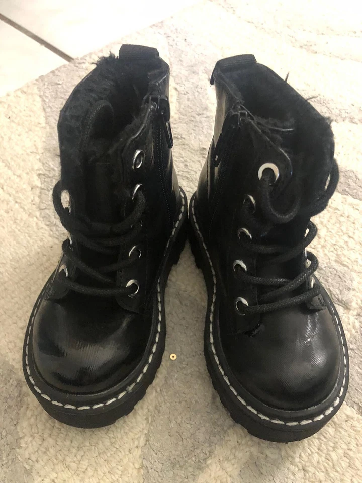 Bota H&M para bebé niña Foto 1 de 4