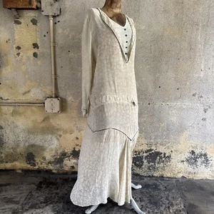 Antiguo Vestido Estampado Geométrico Blanco y Marrón Años 20 Botón Jet Manga Larga De Colección - Imagen 1 de 20