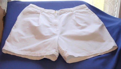 Ralph Lauren 100% Cotton Size 16 White Shorts LAUREN 5.5" Inseam Extra Button - Image 1 of 4