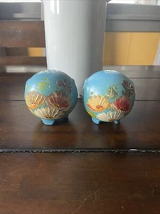 Ransburg Keramik handbemalt Blumen rund Salz & Pfefferstreuer hellblau Vintage - Bild 1 von 8