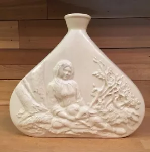 Vaso ceramica vintage stile nativi americani donna con cervo colore crema foresta - Foto 1 di 11