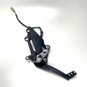 Right Footpeg Footrest 2009 08-12 Kawasaki EX250 Ninja 250R OEM - Picture 1 of 11
