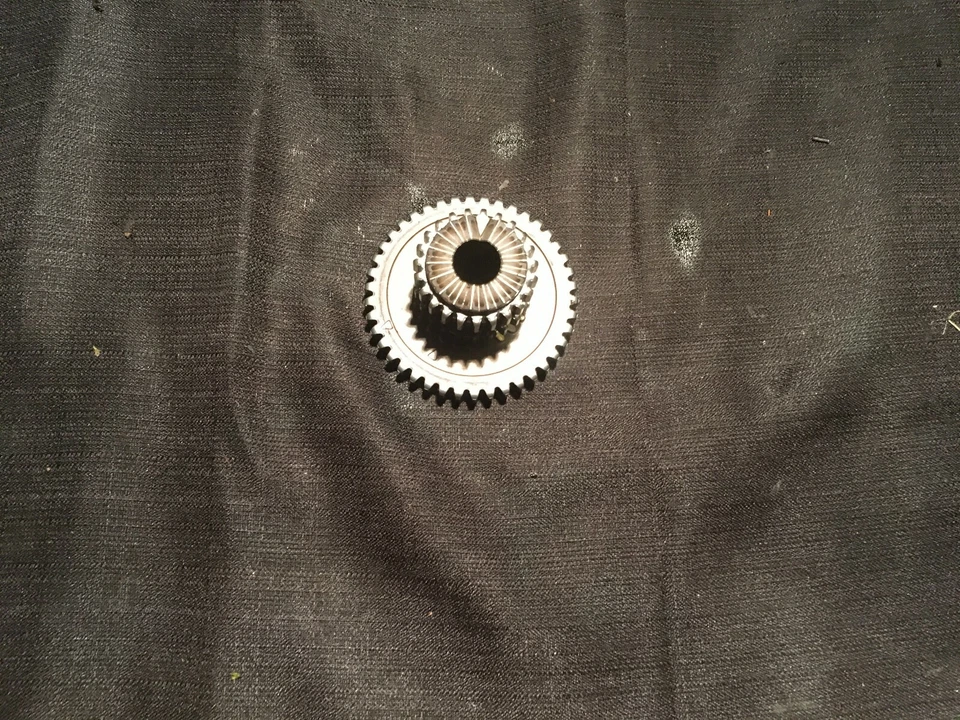 Volkswagen Passat 2008-2012 Audi A4 Turbo TFSI 2,0 L EA888 cigüeñal engranaje de distribución Foto 1 de 1