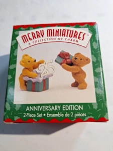 Hallmark Merry Miniatures Edición 25 Aniversario Colección de Dijes 1999 D121 - Imagen 1 de 7