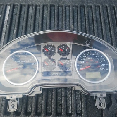 Cuadro de instrumentos velocímetro Ford F-150 FX4 2004-2005 OEM 4L34 10849 CN Foto 1 de 4