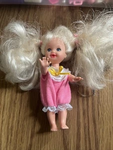 Barbie Kelly Puppe offene Flasche Schnuller Mund blond bewegliche Arme Vintage 1994 - Bild 1 von 4