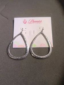 Nuovi orecchini Premier Designs Jewelry Malibu in argento opaco $37 - Foto 1 di 3