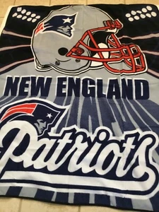 NEW NEW ENGLAND PATRIOTS Black Tote Blanket With Pocket for Picnics or NFL games - Picture 1 of 3
