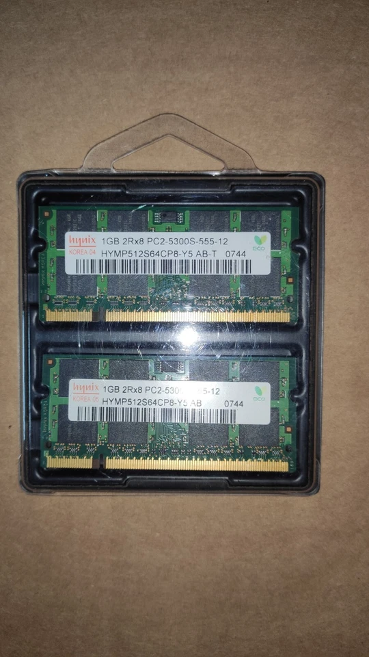 RAM Hynix DDR2 1GB 2Rx8 PC2-5300S-555-12 HYMP512S64CP8-Y5 Coppia Di RAM Laptop - Immagine 1 di 1
