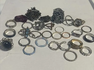 Lotto 29 Anelli Dita Vintage Collezione Estate STRASS VINTAGE Mix Varietà Misure - Foto 1 di 10