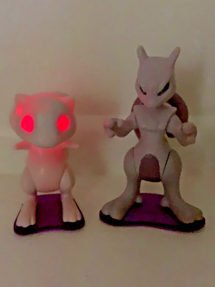 1999 Mew And Mewtwo 汉堡王口袋妖怪玩具复古/Mew 仍然有效! — 第 1/4 张图片