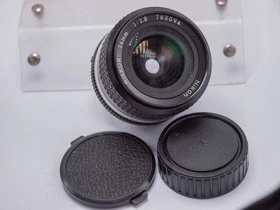 Lente Nikon Nikkor 24 mm F2.8 Ai-s Mount Prime - ¡Hongos! Foto 1 de 4