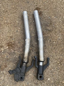 Yamaha MT125 2015 Damaged Forks - Selling For Parts Only - Picture 1 of 6