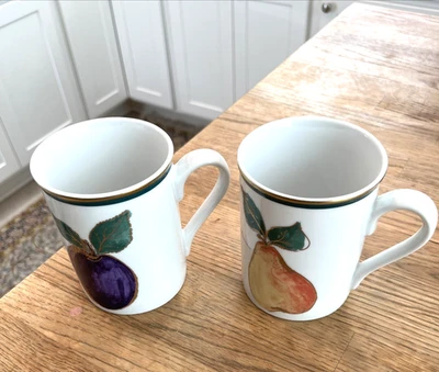 Taza de 2 cajas y barriles PERA Y CIRUELA 12 OZ oro blanco verde porcelana Bangladesh Foto 1 de 4