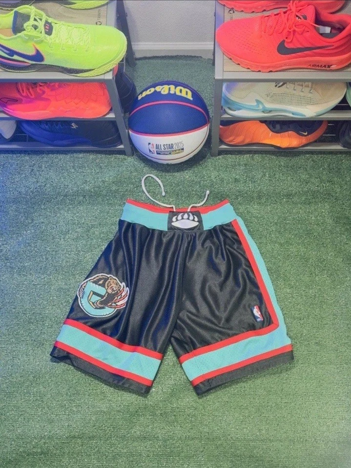 2001-2002 Memphis Grizzlies Mens Mitchell & Ness Authentic Game Shorts $125 - Image 1 of 4