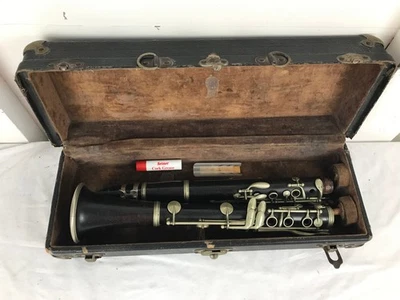 Clarinete Guy Humphrey Paris con estuche y cañas - necesita corcho Foto 1 de 4