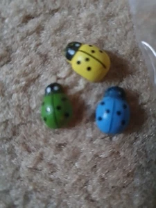 Red Yellow Mixed Random Colours Wood Wooden 10 Lady Bugs Lady Birds Arts Crafts - Picture 1 of 4