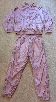 Conjunto de Calça Jaqueta TrackSuit Feminina Wilson Vintage Bordado Brilhante Acolchoado Vovó LG - Imagem 1 de 4